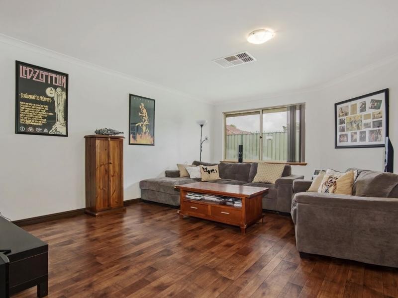 27 Minilya Loop, Warnbro WA 6169