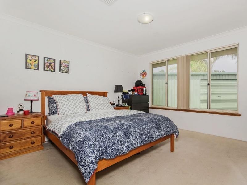 27 Minilya Loop, Warnbro WA 6169