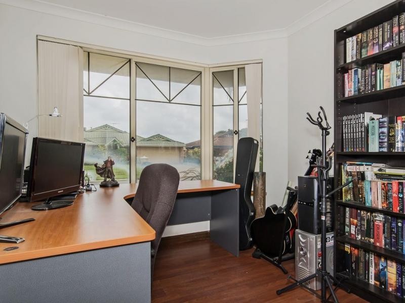 27 Minilya Loop, Warnbro WA 6169