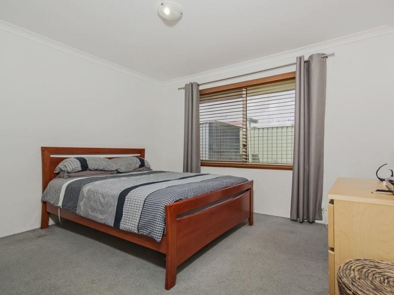 27 Minilya Loop, Warnbro WA 6169
