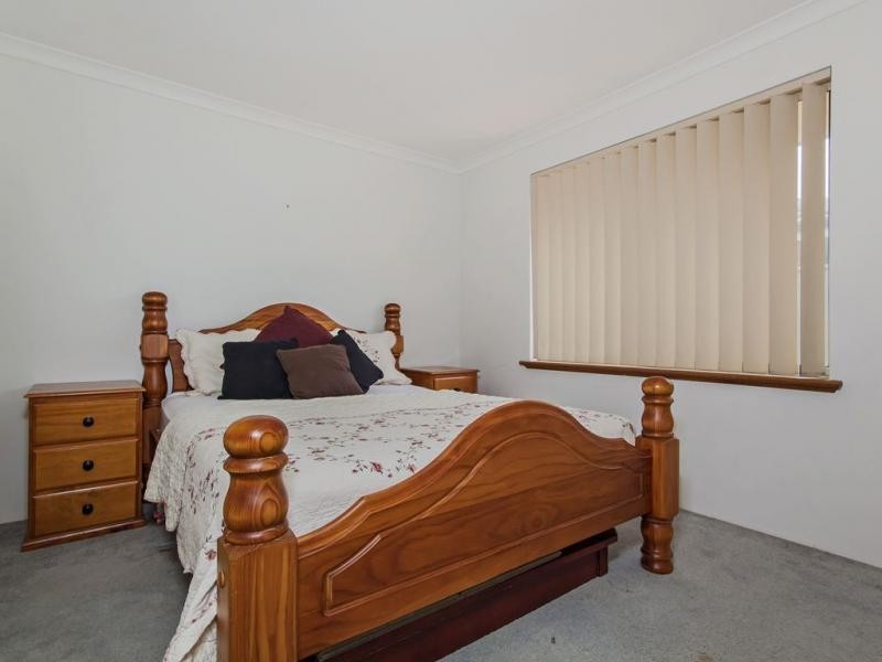 27 Minilya Loop, Warnbro WA 6169