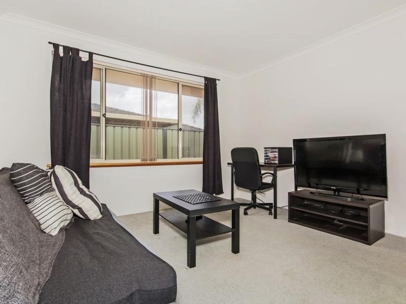 27 Minilya Loop, Warnbro WA 6169