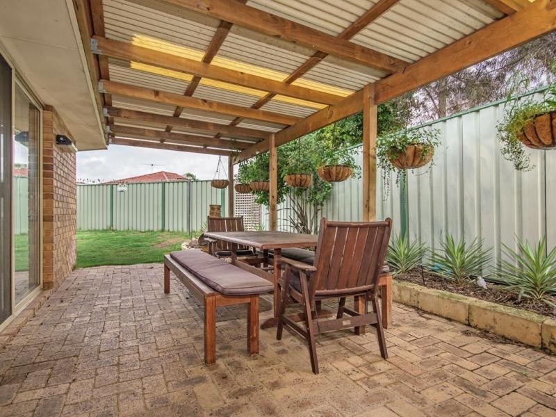 27 Minilya Loop, Warnbro WA 6169