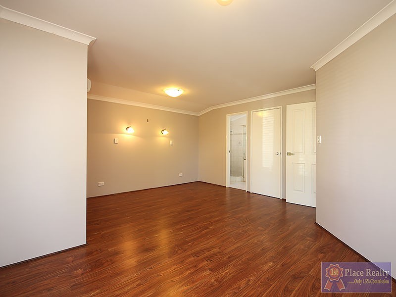 17 Morlaix Mews, Port Kennedy WA 6172