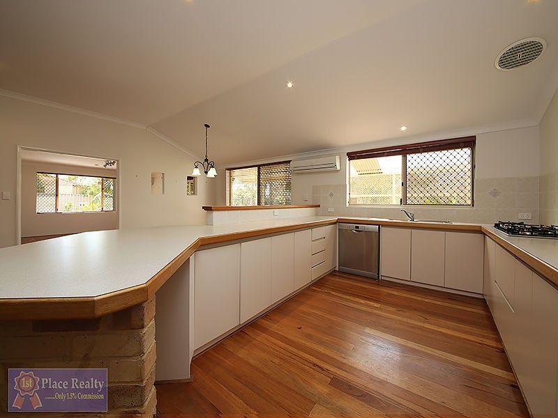 17 Morlaix Mews, Port Kennedy WA 6172