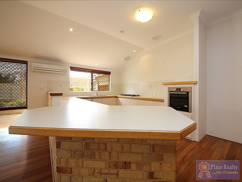 17 Morlaix Mews, Port Kennedy WA 6172