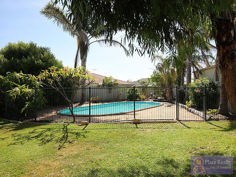 17 Morlaix Mews, Port Kennedy WA 6172