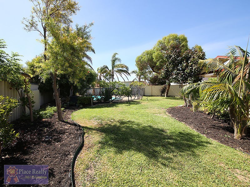 17 Morlaix Mews, Port Kennedy WA 6172