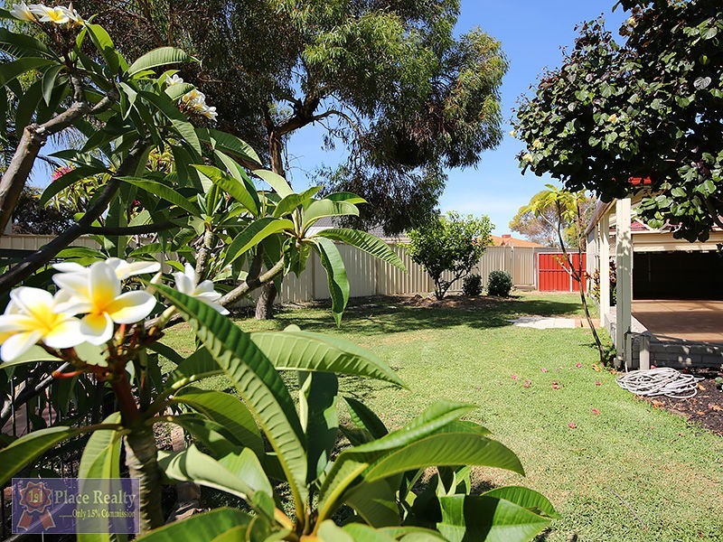 17 Morlaix Mews, Port Kennedy WA 6172