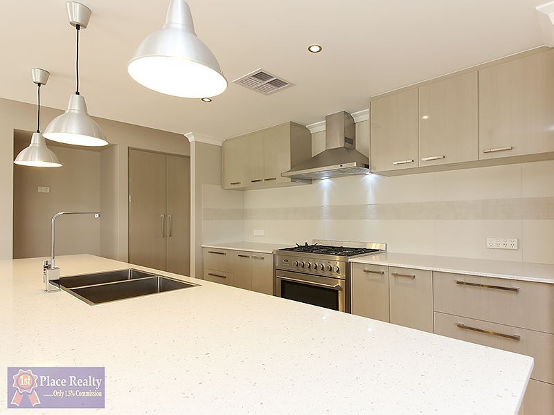 31 Arawatta Loop, Madora Bay WA 6210