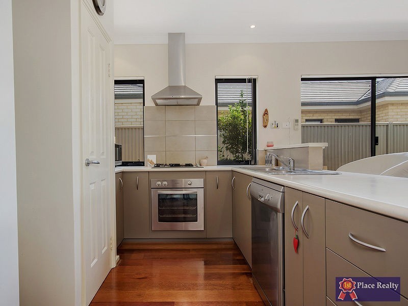 9 Swanbourne Avenue, Secret Harbour WA 6173