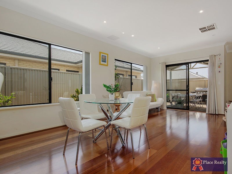 9 Swanbourne Avenue, Secret Harbour WA 6173