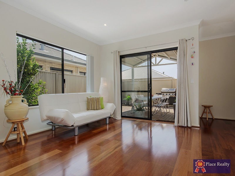 9 Swanbourne Avenue, Secret Harbour WA 6173