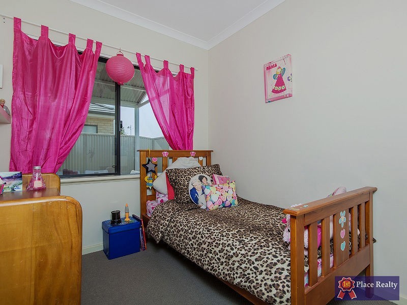 9 Swanbourne Avenue, Secret Harbour WA 6173