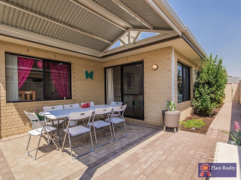 9 Swanbourne Avenue, Secret Harbour WA 6173