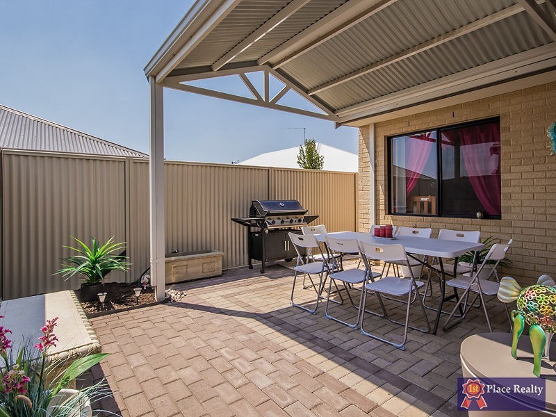 9 Swanbourne Avenue, Secret Harbour WA 6173