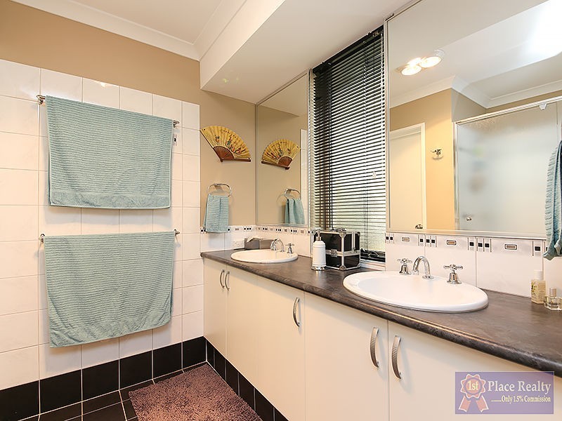 8 Evella Cove, Lakelands WA 6180