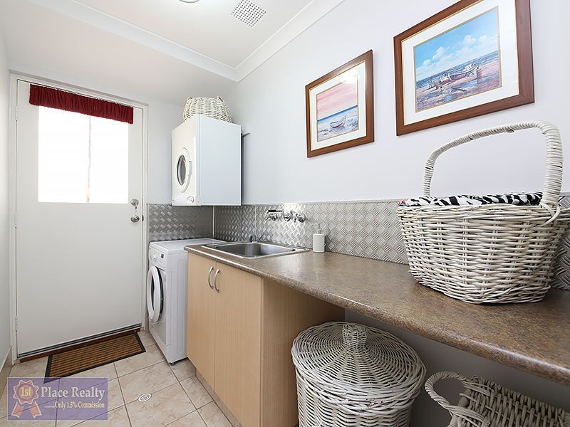 8 Evella Cove, Lakelands WA 6180