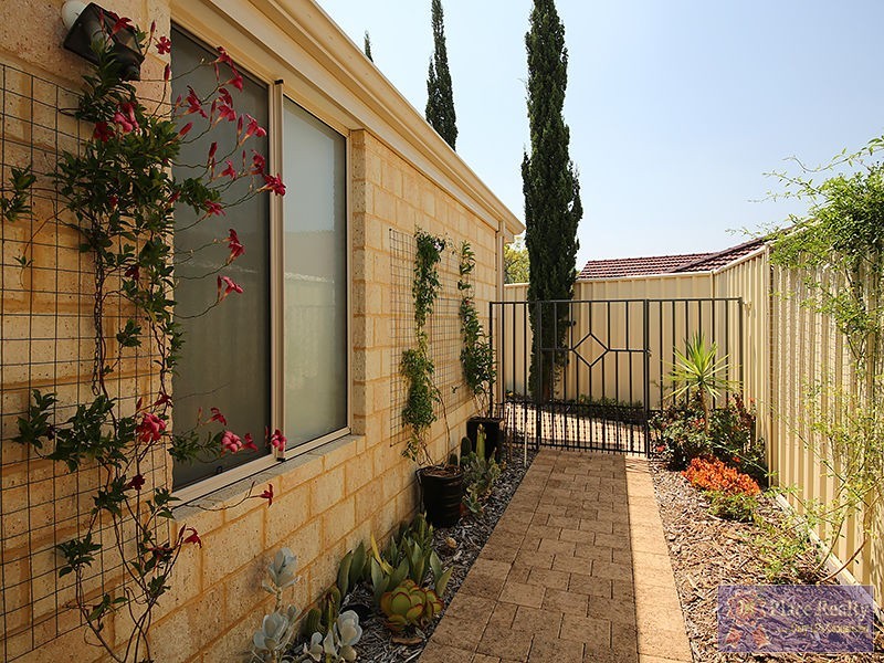 8 Evella Cove, Lakelands WA 6180