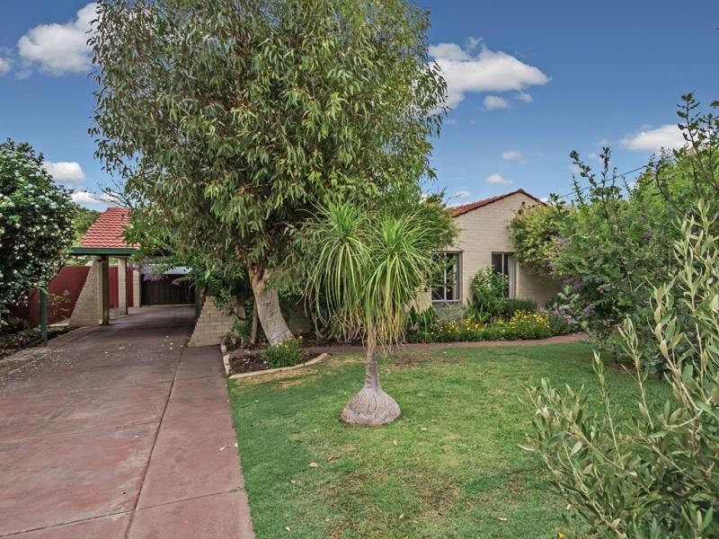 15 Doradeen Close, Hillman WA 6168