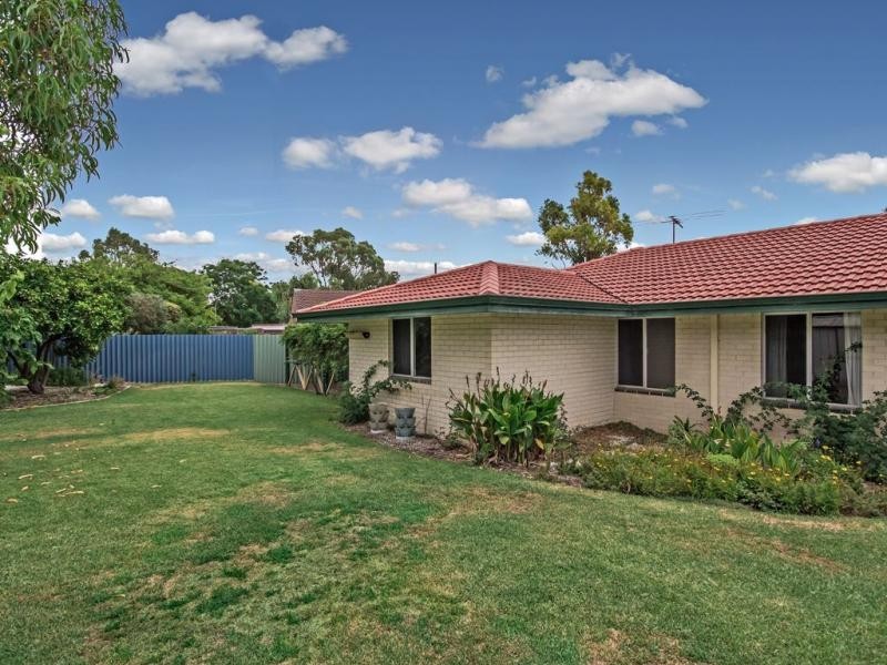 15 Doradeen Close, Hillman WA 6168