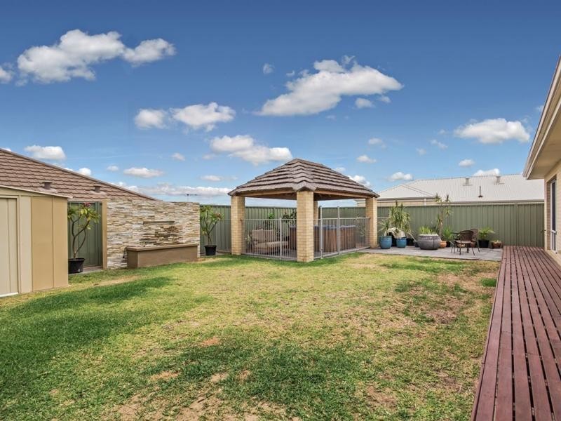 10 Mountain Cove, Baldivis WA 6171