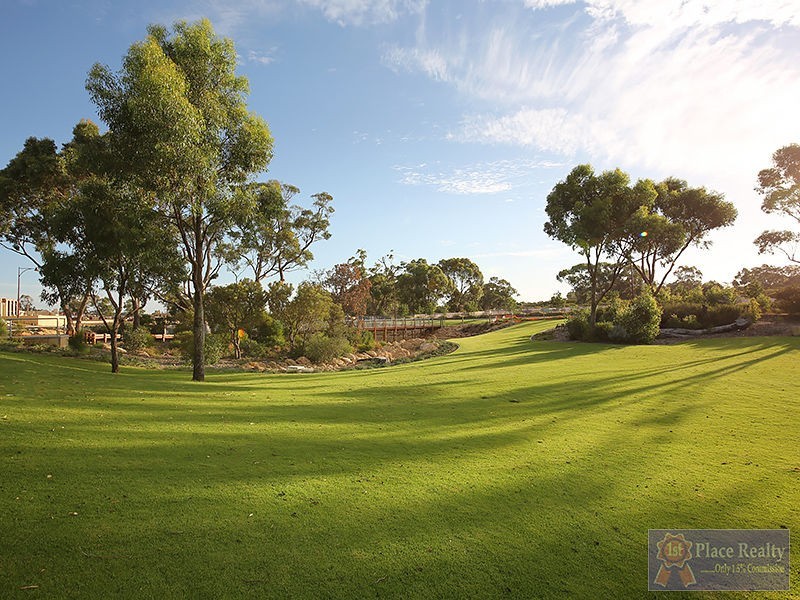 30 Pinehurst Loop, Meadow Springs WA 6210