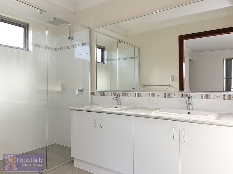 30 Pinehurst Loop, Meadow Springs WA 6210