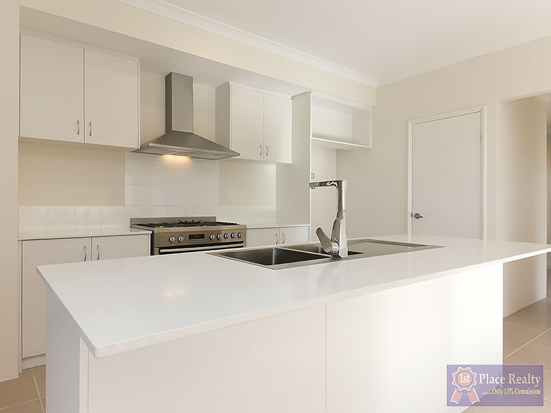 30 Pinehurst Loop, Meadow Springs WA 6210