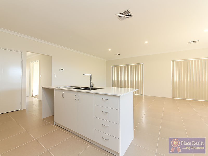 30 Pinehurst Loop, Meadow Springs WA 6210