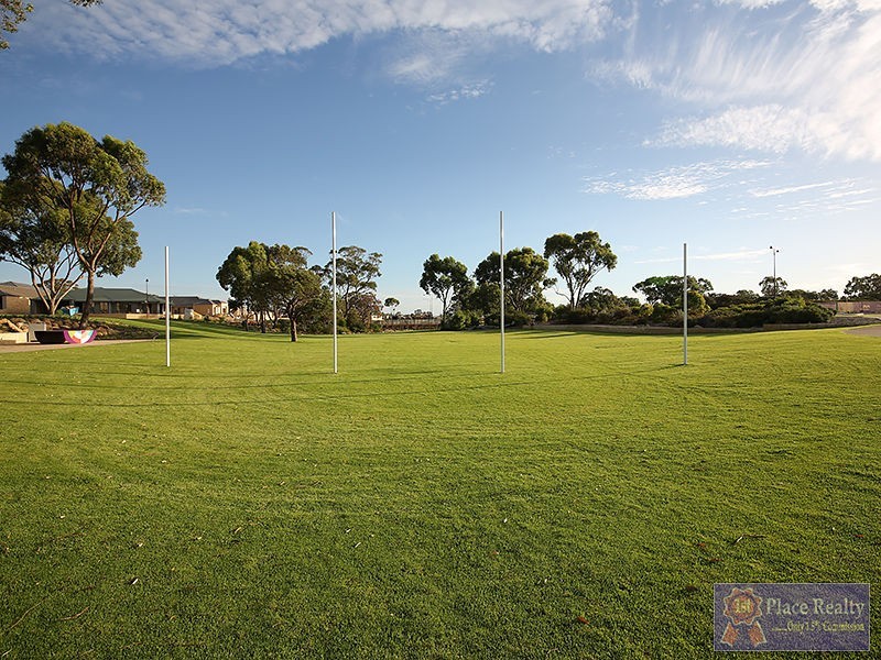 30 Pinehurst Loop, Meadow Springs WA 6210