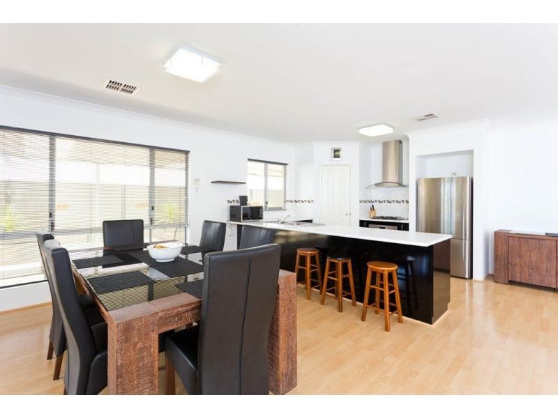 8 Galena Brace, Baldivis WA 6171