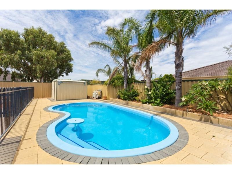 10 Pamplona Boulevard, Port Kennedy WA 6172