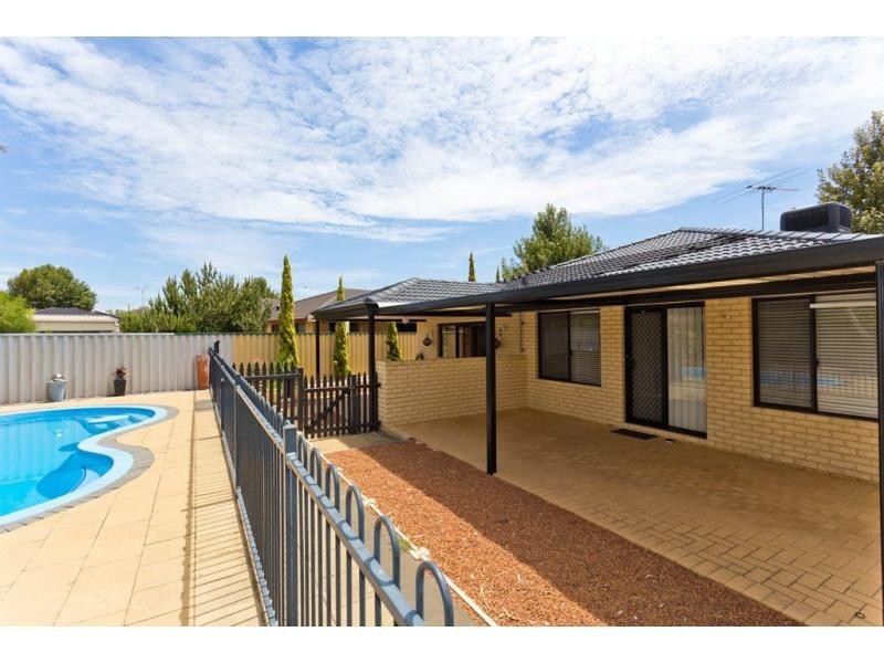 10 Pamplona Boulevard, Port Kennedy WA 6172