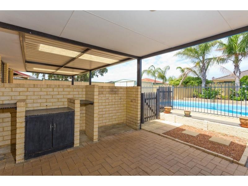 10 Pamplona Boulevard, Port Kennedy WA 6172