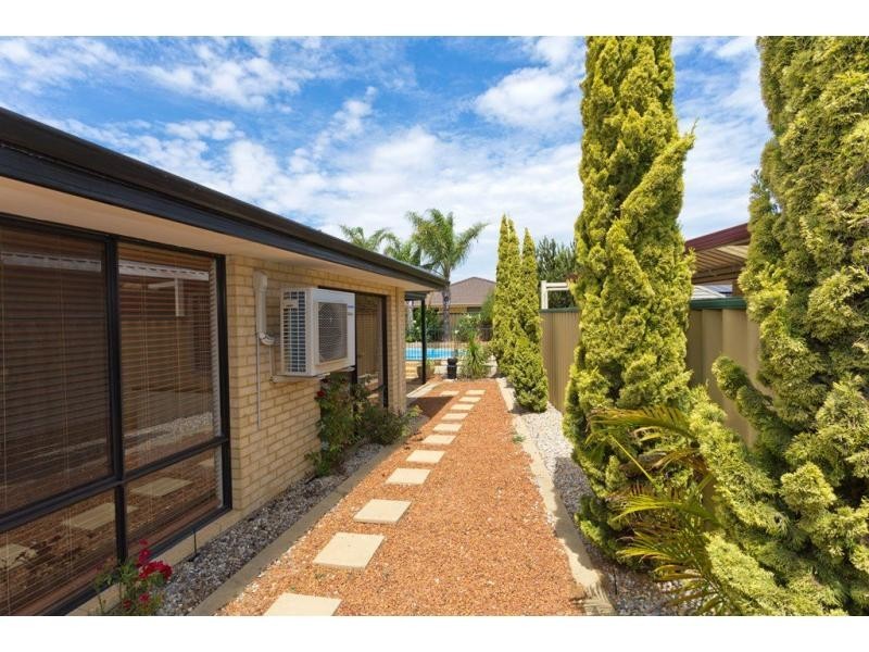 10 Pamplona Boulevard, Port Kennedy WA 6172