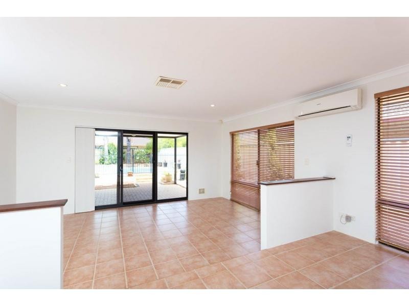 10 Pamplona Boulevard, Port Kennedy WA 6172