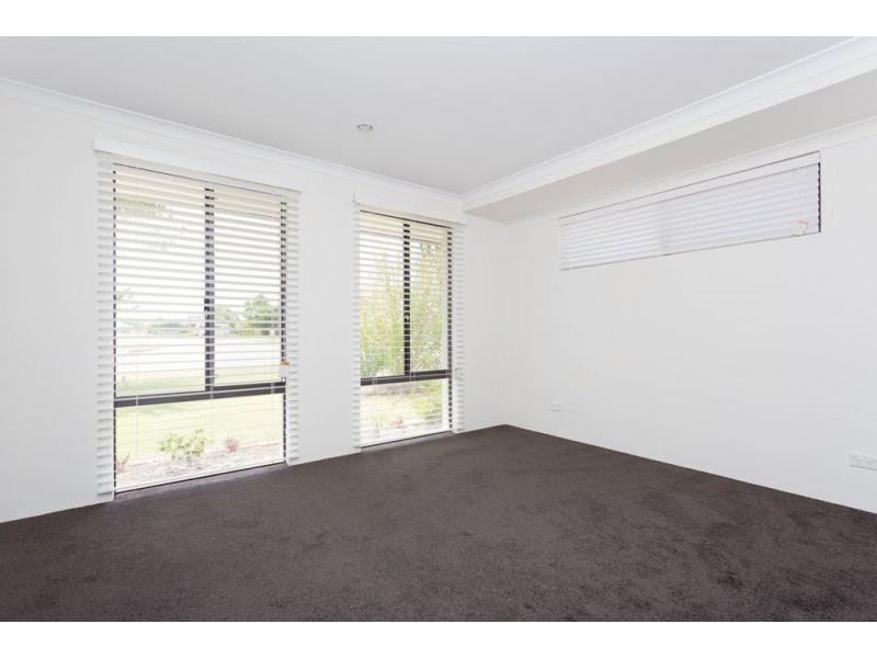 10 Pamplona Boulevard, Port Kennedy WA 6172