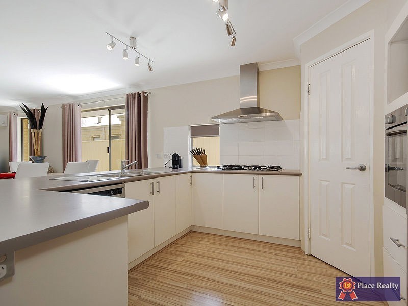 7 Cheney Loop, Secret Harbour WA 6173