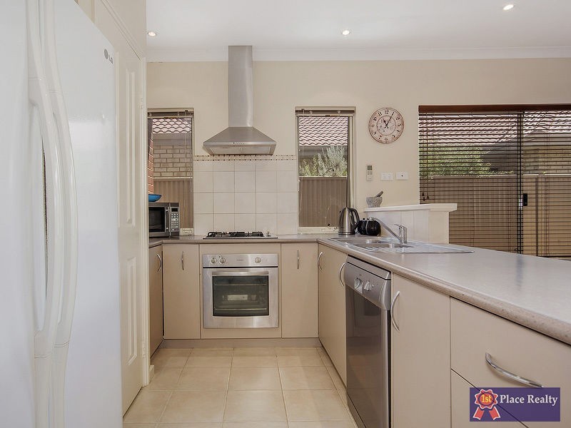 13 Swanbourne Avenue, Secret Harbour WA 6173