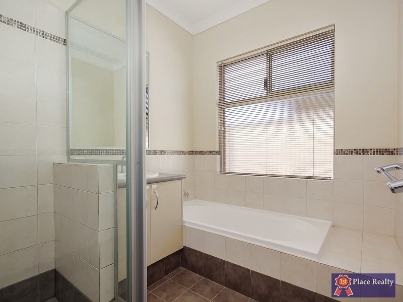 13 Swanbourne Avenue, Secret Harbour WA 6173