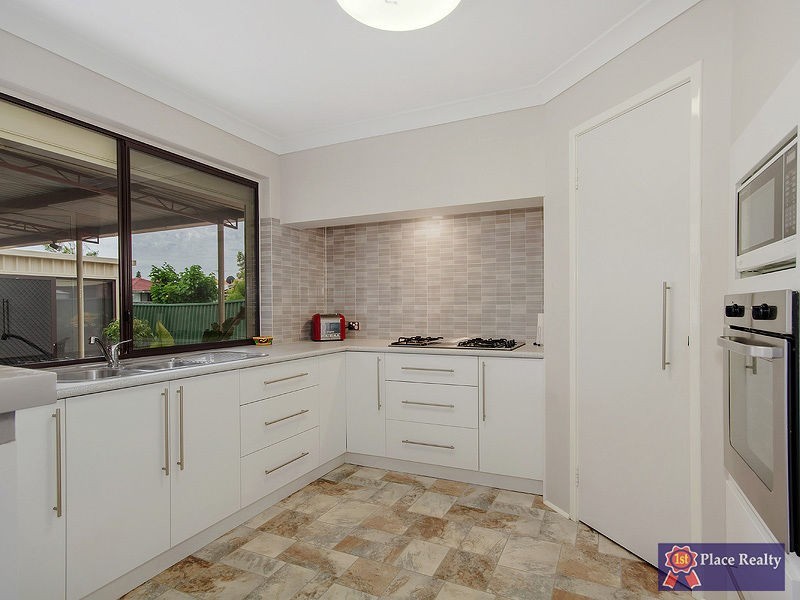 6 Tanby Place, Cooloongup WA 6168