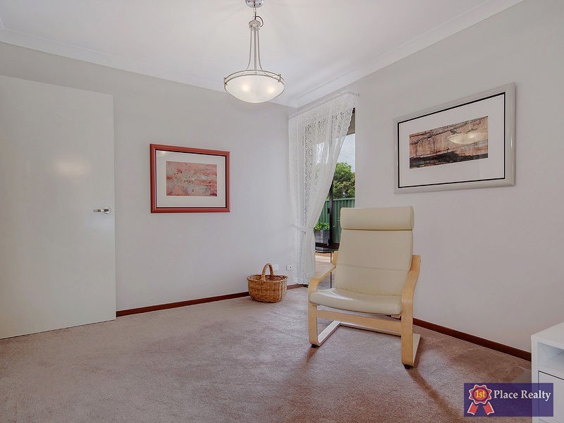 6 Tanby Place, Cooloongup WA 6168