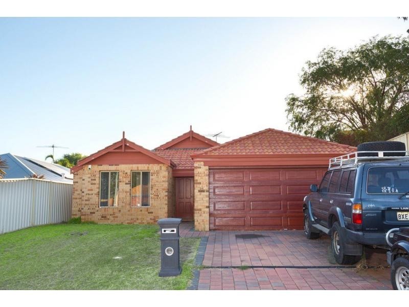 11 Gorman Place, Calista WA 6167