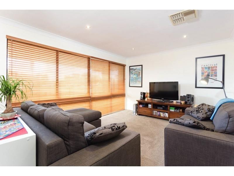 11 Wilgerup Place, Hillman WA 6168