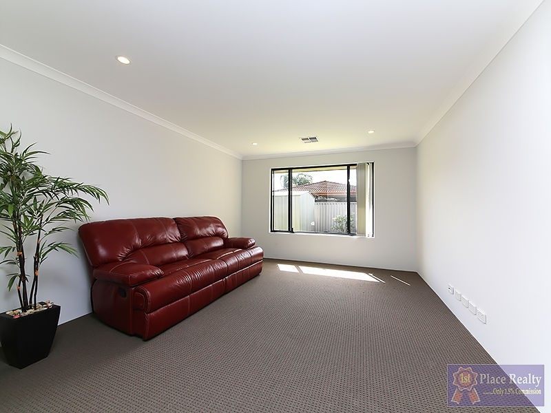 7 Harbord Avenue, Coodanup WA 6210