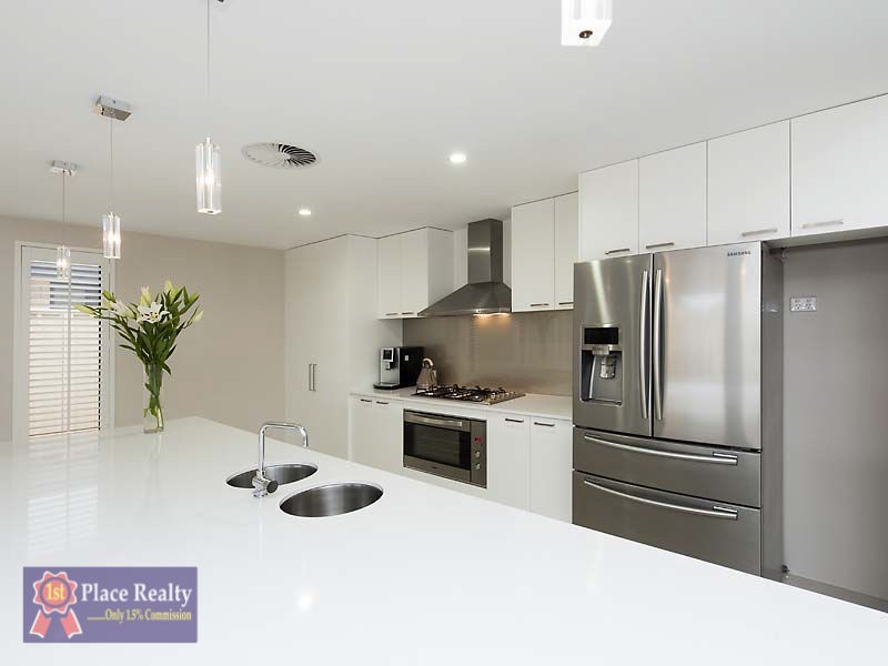 15 Warrior Pass, Madora Bay WA 6210