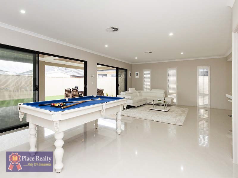 15 Warrior Pass, Madora Bay WA 6210