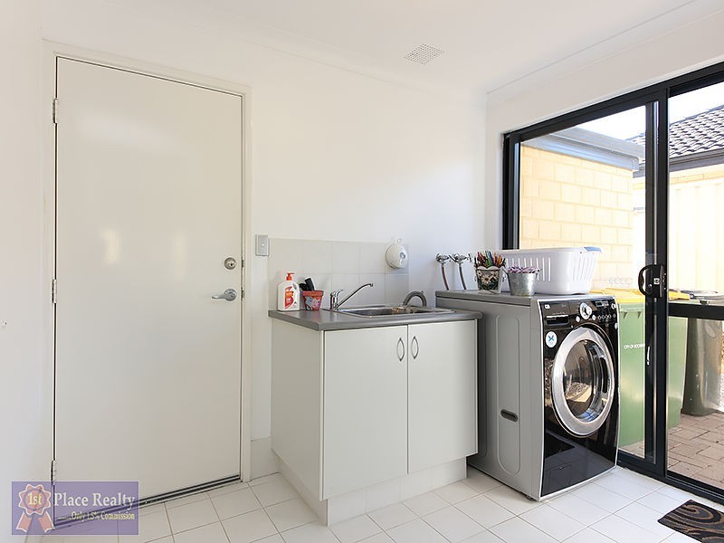 18 Cawana Parkway, Lakelands WA 6180