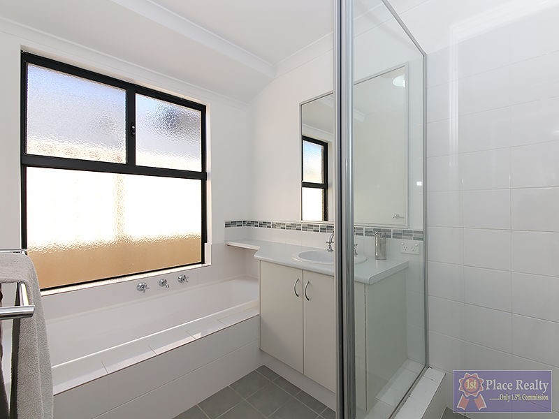 18 Cawana Parkway, Lakelands WA 6180